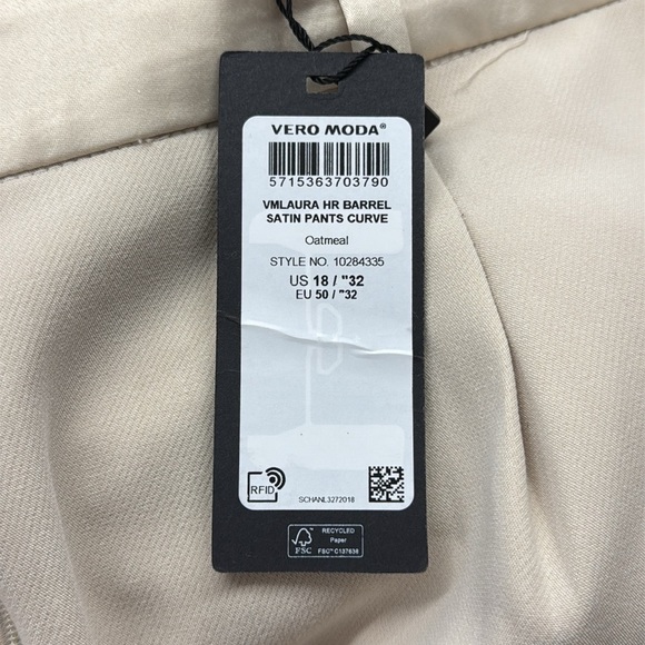 Vero Moda Cream Trousers - Picture 11 of 16